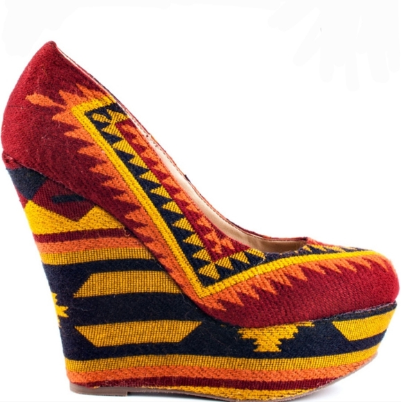 Pammyy Aztec Wedge - Picture 2 of 3